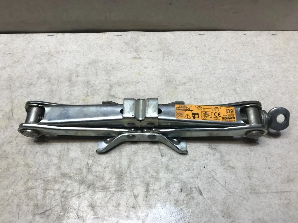 Домкрат Nissan Note E11