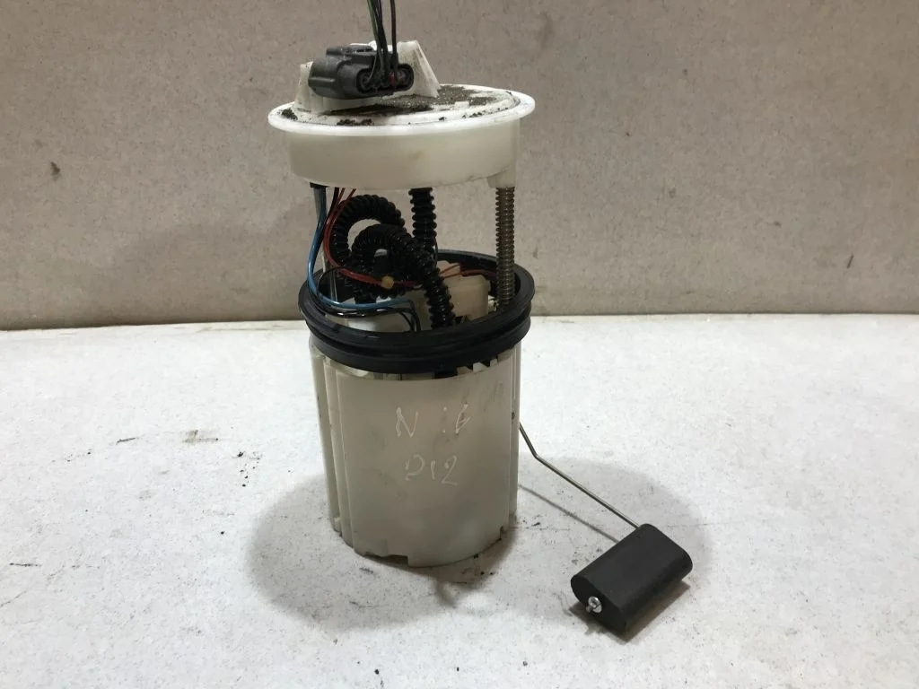 Насос топливный Nissan Primera, Almera  1.5-1.8