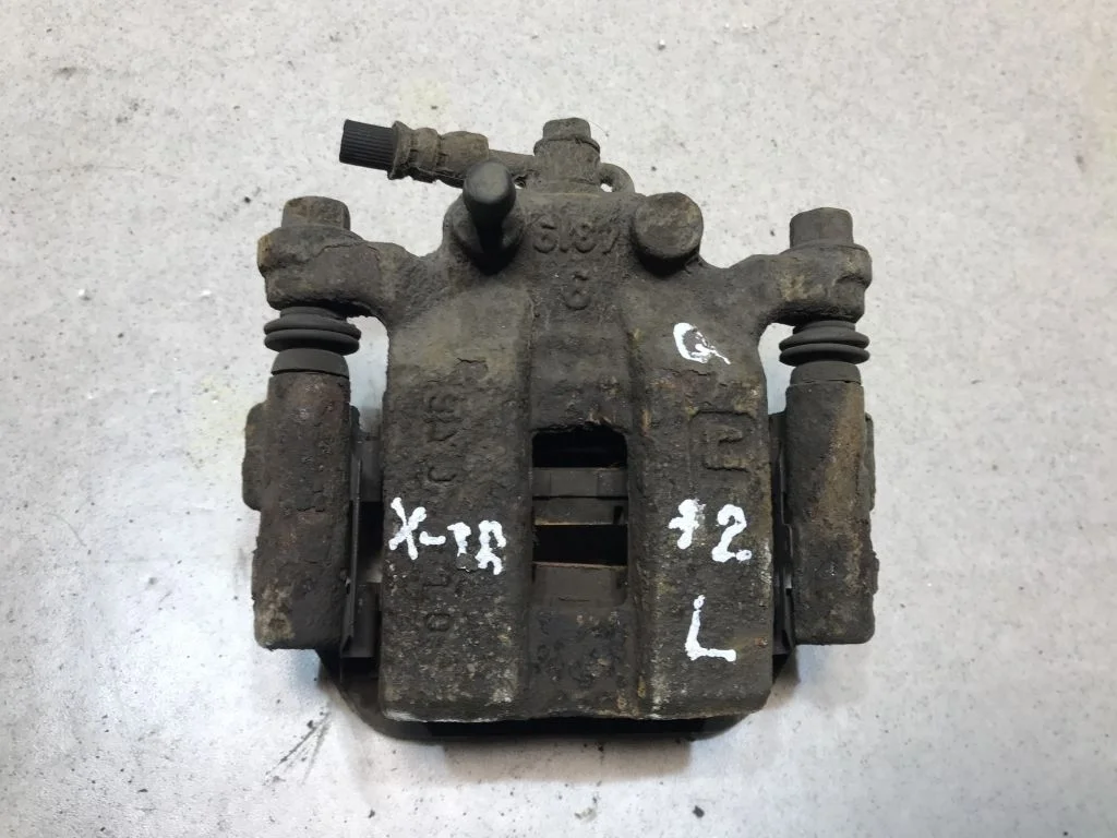 44011JY00A Суппорт левый Nissan Qashqai +2 J10