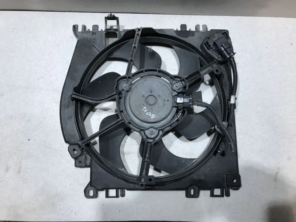 Венилятор радиатора Nissan Note E11, Micra
