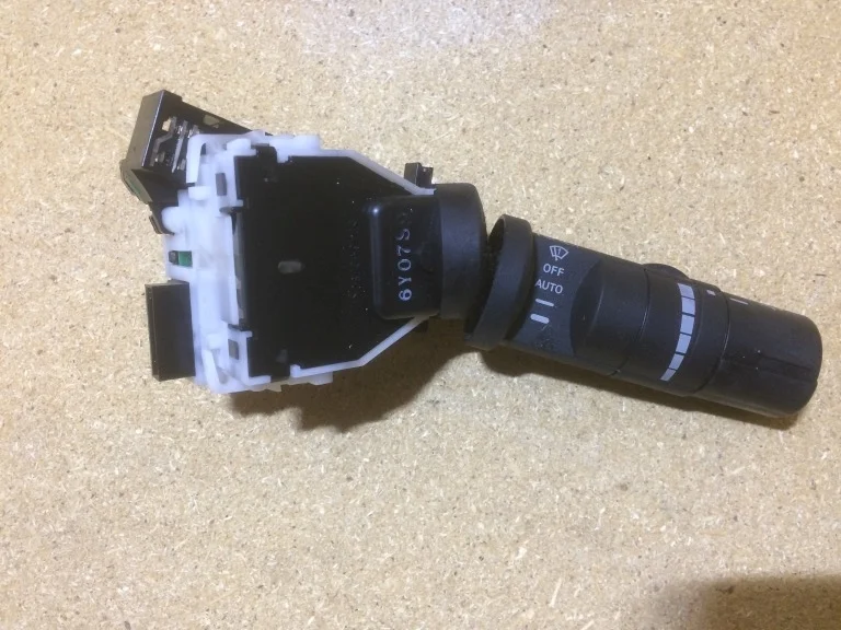 25260JD01A Переключатель подрулевой Nissan Qashqai