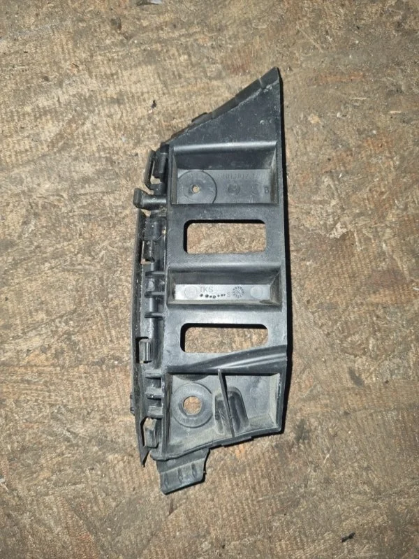 Кронштейн бампера Volkswagen Tiguan 2010 5N1