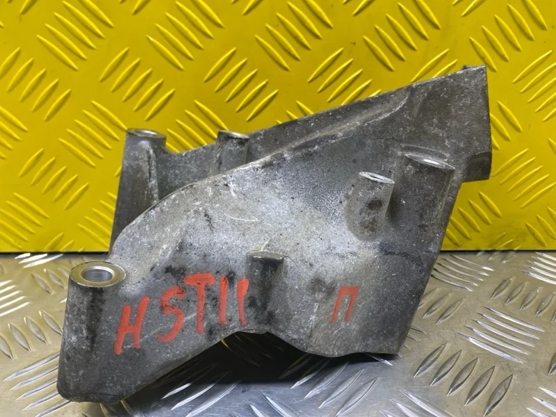 Кронштейн двигателя Volkswagen Amarok (2010-2016) 2011 03L199307 2.0 D CDCA