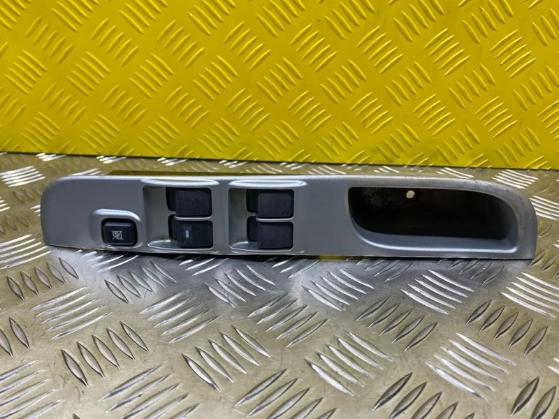 Блок управления стеклоподъемниками Mitsubishi Pajero Sport Ii (2008-2017) 2008 MR587952 ВНЕДОРОЖНИК 3.2 D 4M41