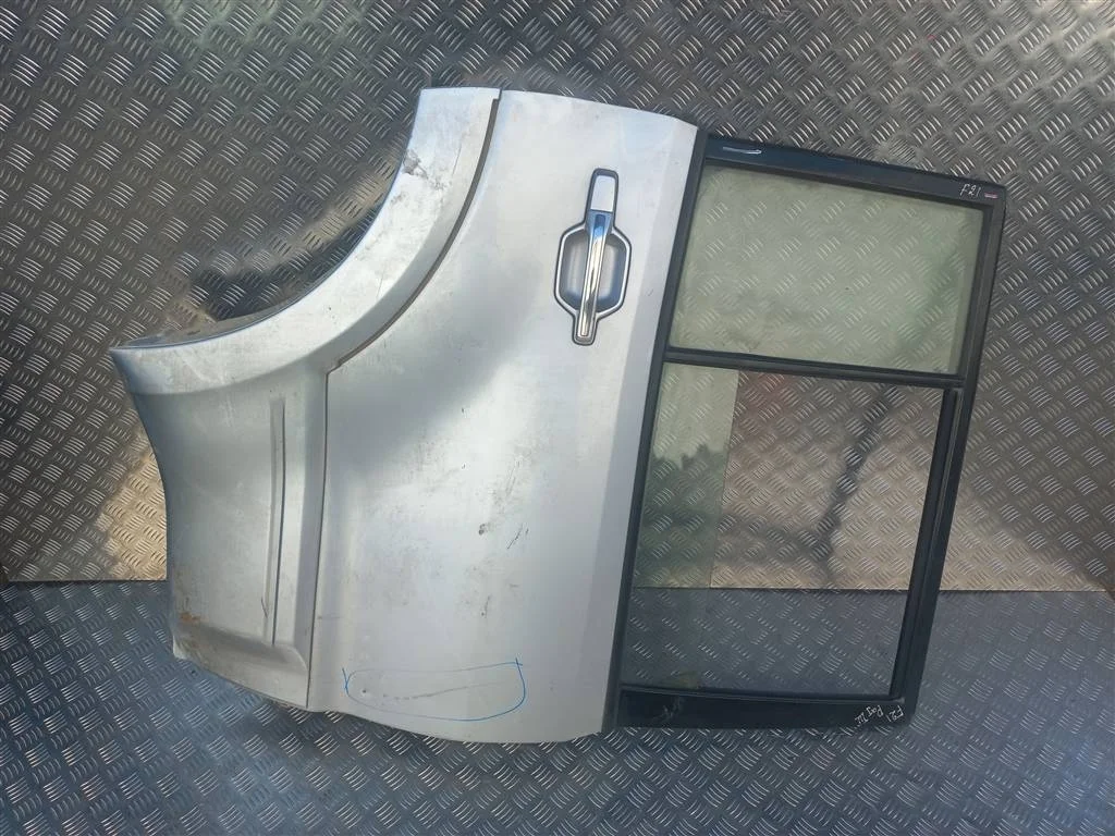 Дверь задняя правая MITSUBISHI PAJERO III рестайл