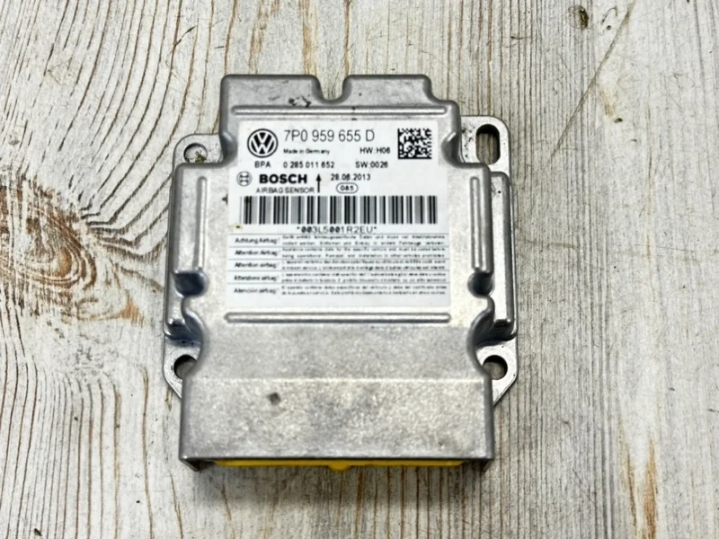 Блок управления подушек безопасности VW Touareg NF 2013 7P