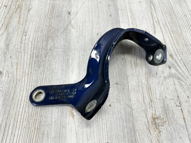 Петля крышки багажника Audi Q7 2007-2015 4L