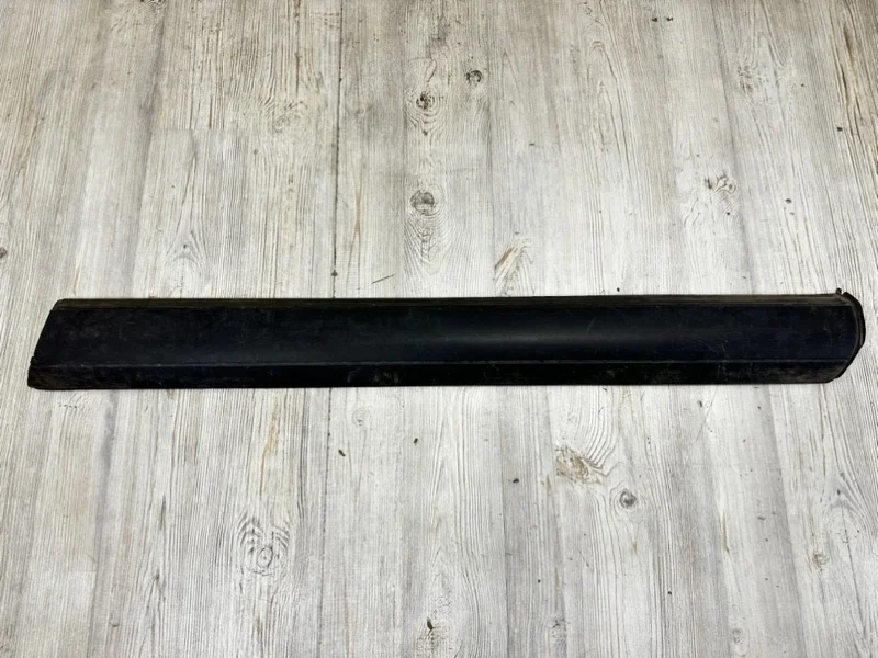 Молдинг двери VW Touareg 1 2003-2010 7L