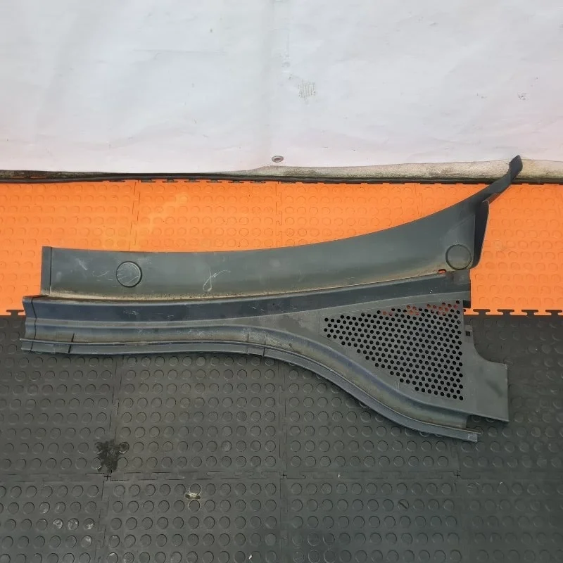 Жабо дворников Volkswagen Tiguan 2017