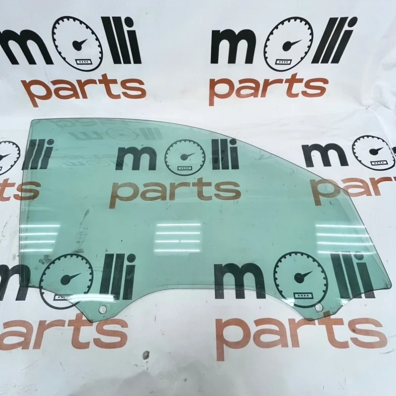 Стекло двери Audi Q3 2014 8U