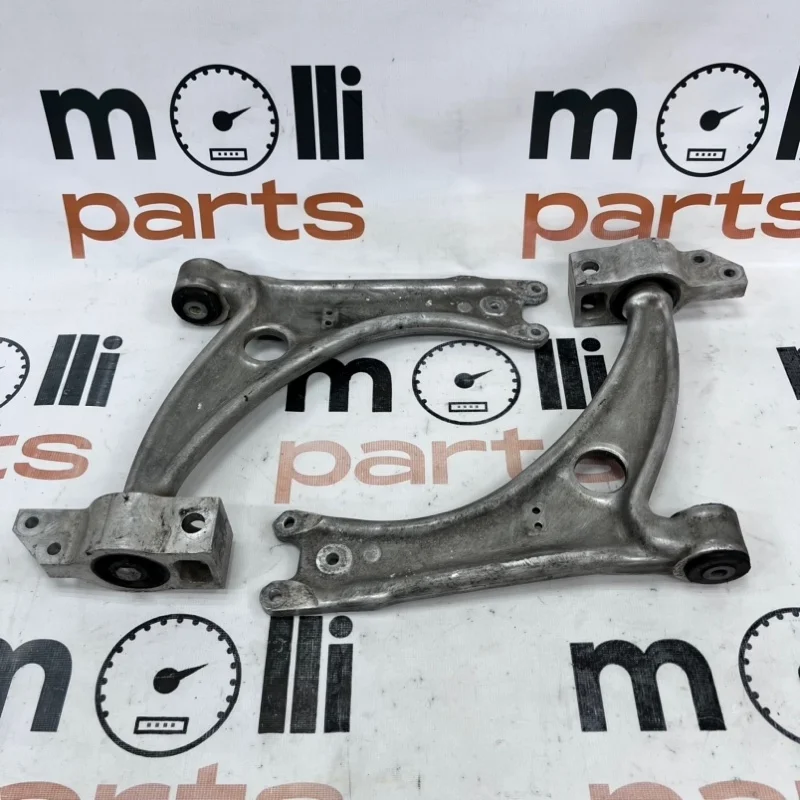 Рычаг подвески Audi Q3 2013 8U