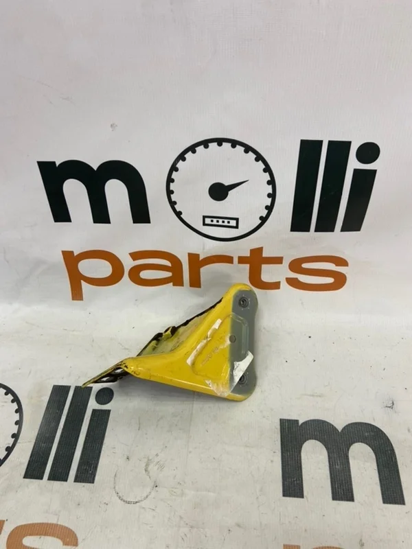 Кронштейн крепления крыла Skoda Rapid 2017