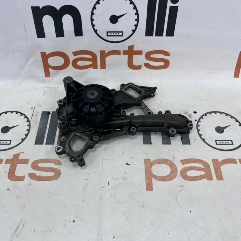 Помпа Mercedes-Benz -class 2019 w205