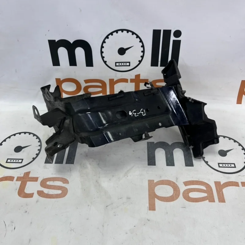 Кронштейн крепления крыла Audi Q7 2016 4M