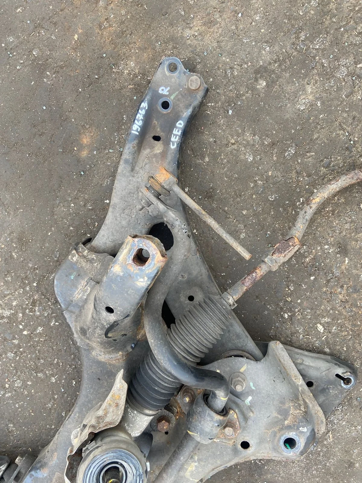 Рычаг передней подвески HYUNDAI  I30, KIA CEED 2 2012- правый б/у I30(2012-2017);CEED 2(2012-2018)