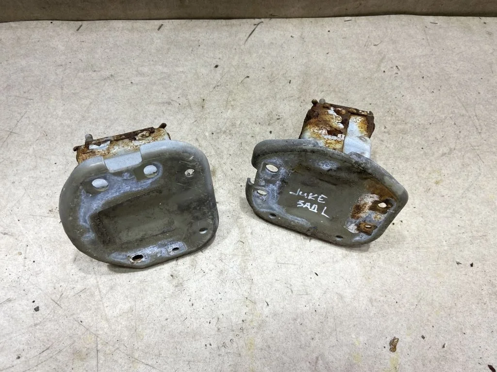 Кронштейн усилителя задний Nissan Juke F15