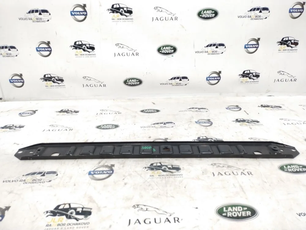 Планка радиатора нижняя Volvo S60 S80 XC70 XC60 S60 II (2010—2013)