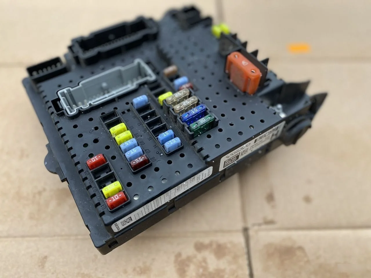 Задний электронный модуль REM Volvo 30786646 S60 I рестайлинг (2004—2009)