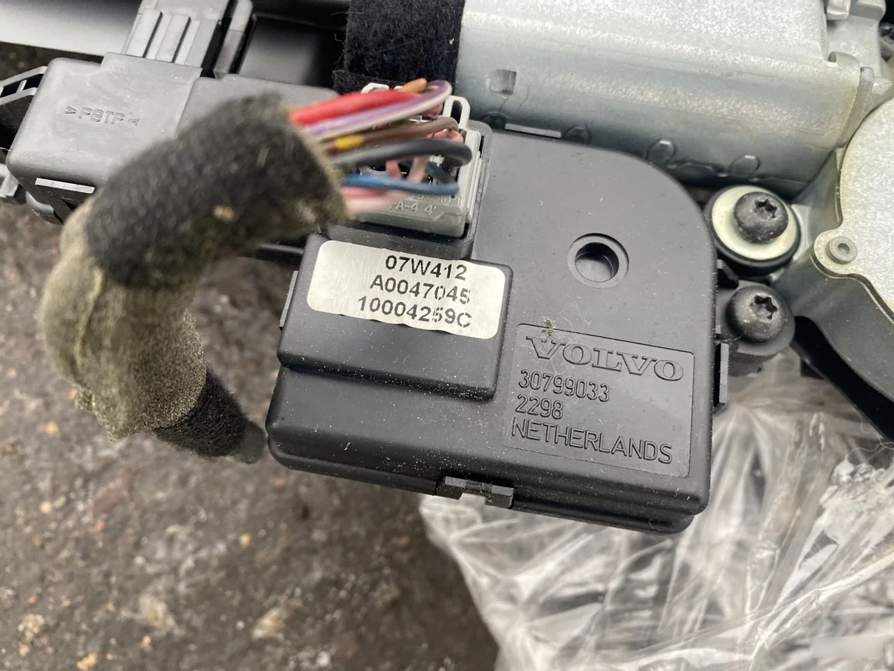 Моторчик люка Volvo S60 (P24) I рестайлинг (2004-2 S60 I рестайлинг (2004—2009)
