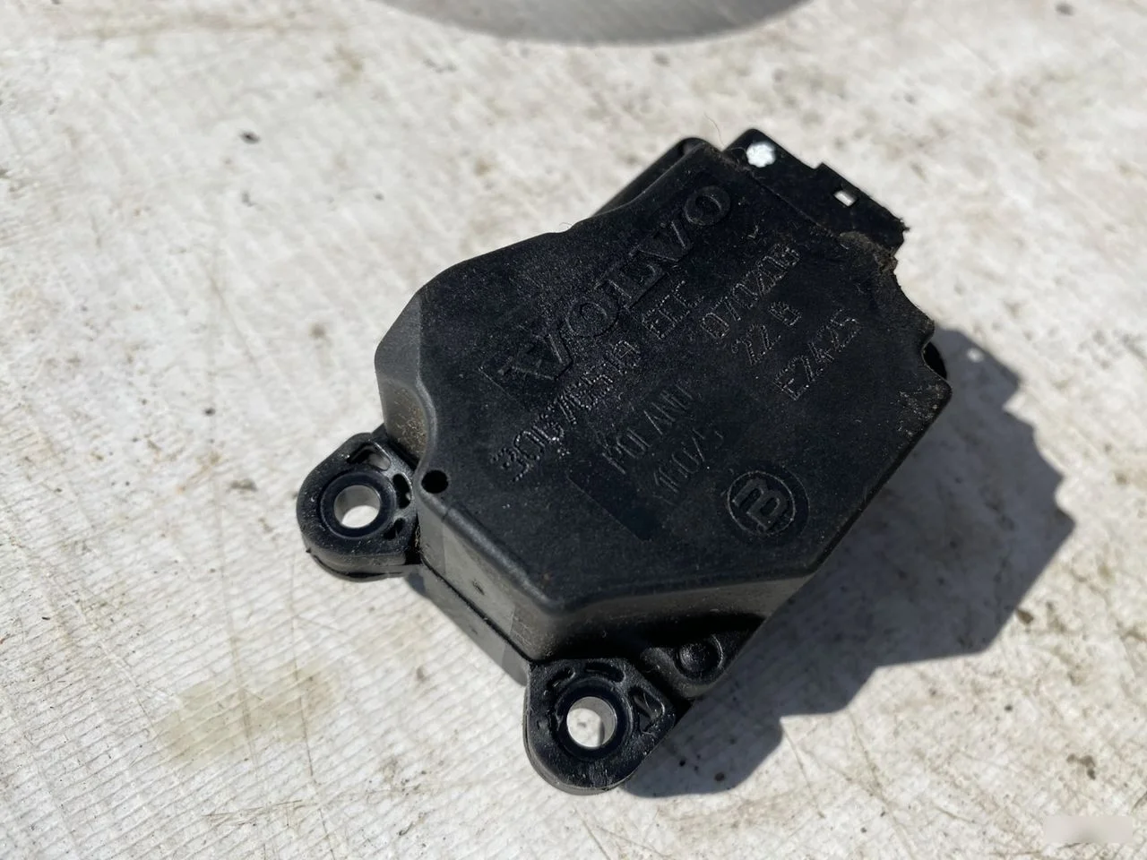 Актуатор заслонки печки Volvo XC90 (C) I (2002-200 XC90 I (2002—2006)