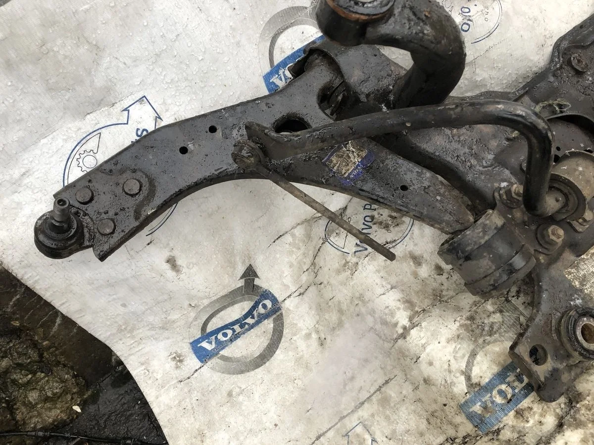 Рычаг передний Volvo C30 I рестайлинг (2009-2013) C30 I рестайлинг (2010—2013) D4162T