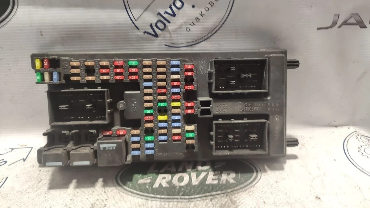 Блок предохранителей Land Rover Discovery (L319) I Discovery III (2004—2009)
