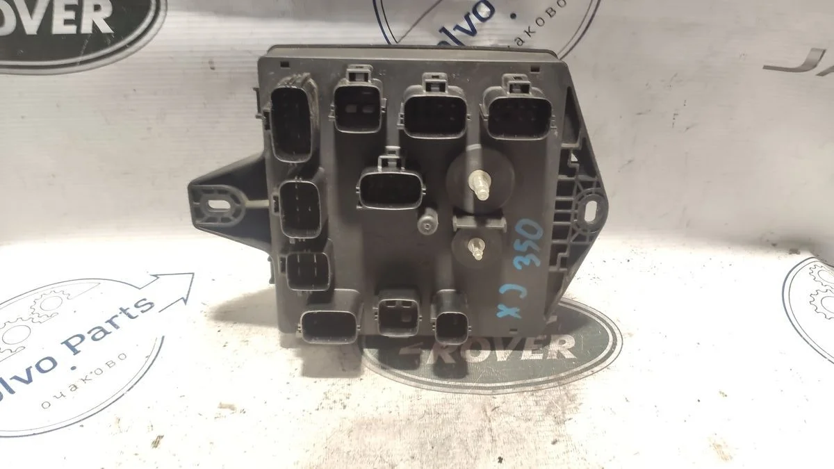 Блок предохранителей Jaguar XJ (X350) viii (2003-2 XJ X350 (2003—2009)