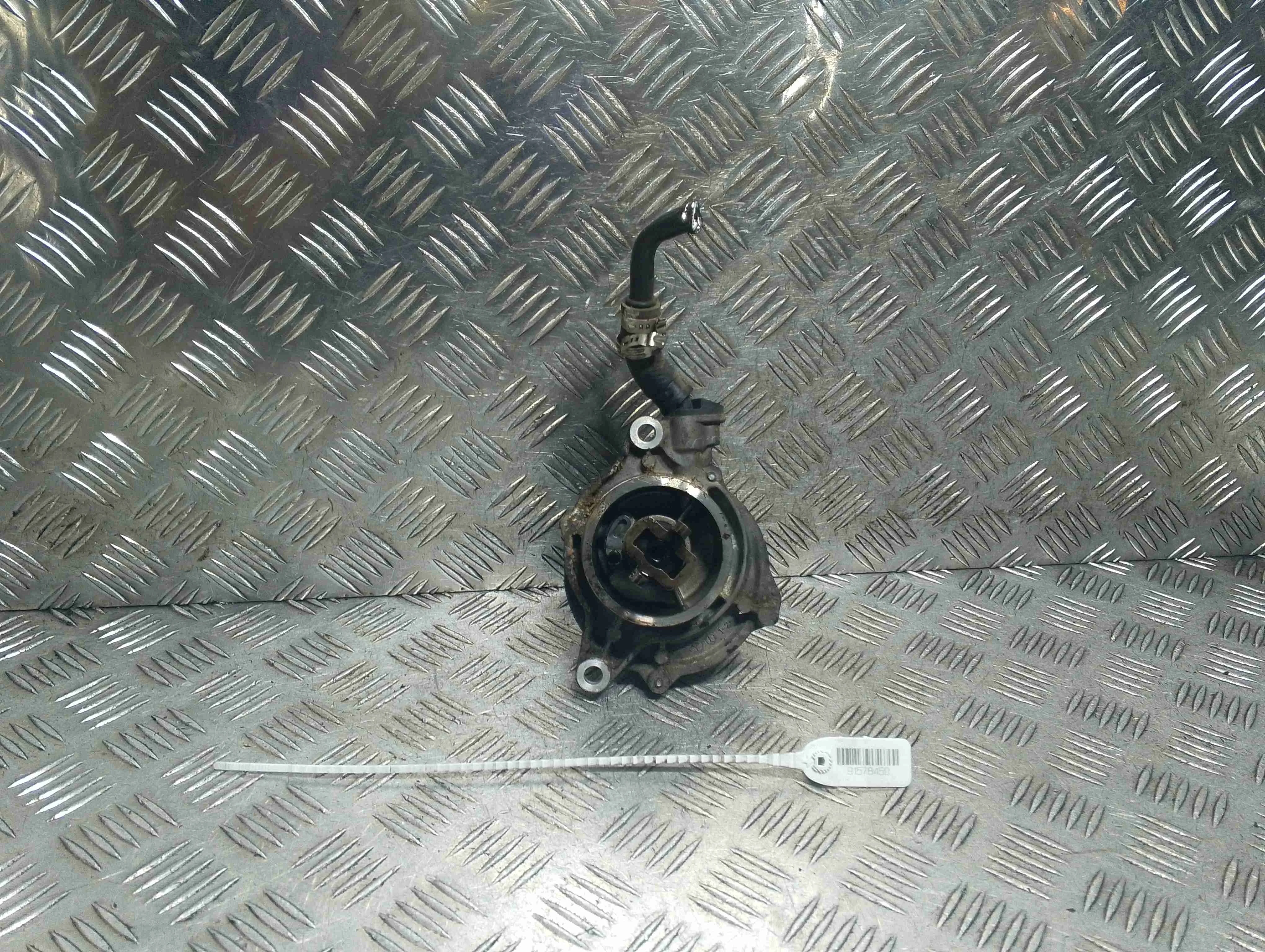 Насос вакуумный BMW 5-Series 5-Series E60 2003 - 2009 дизель 2.5 TDI Механика Седан