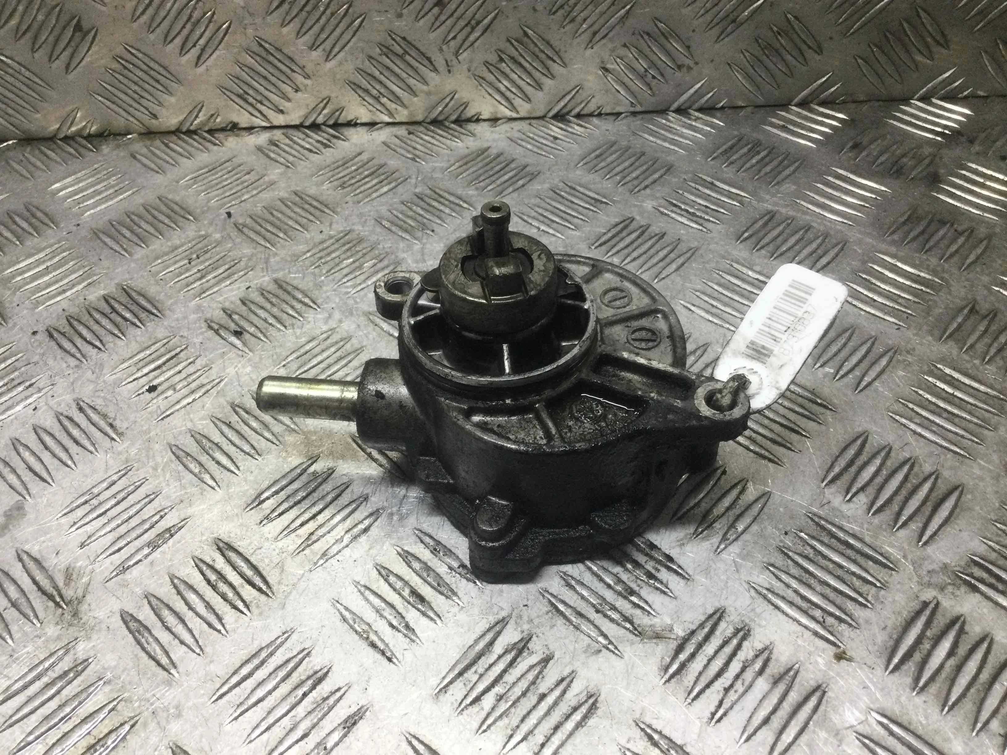 Насос вакуумный Mercedes C-klasse W203/S203/CL203 [рестайлинг] (2004-2007) дизель 2.2 CDI Механика Седан