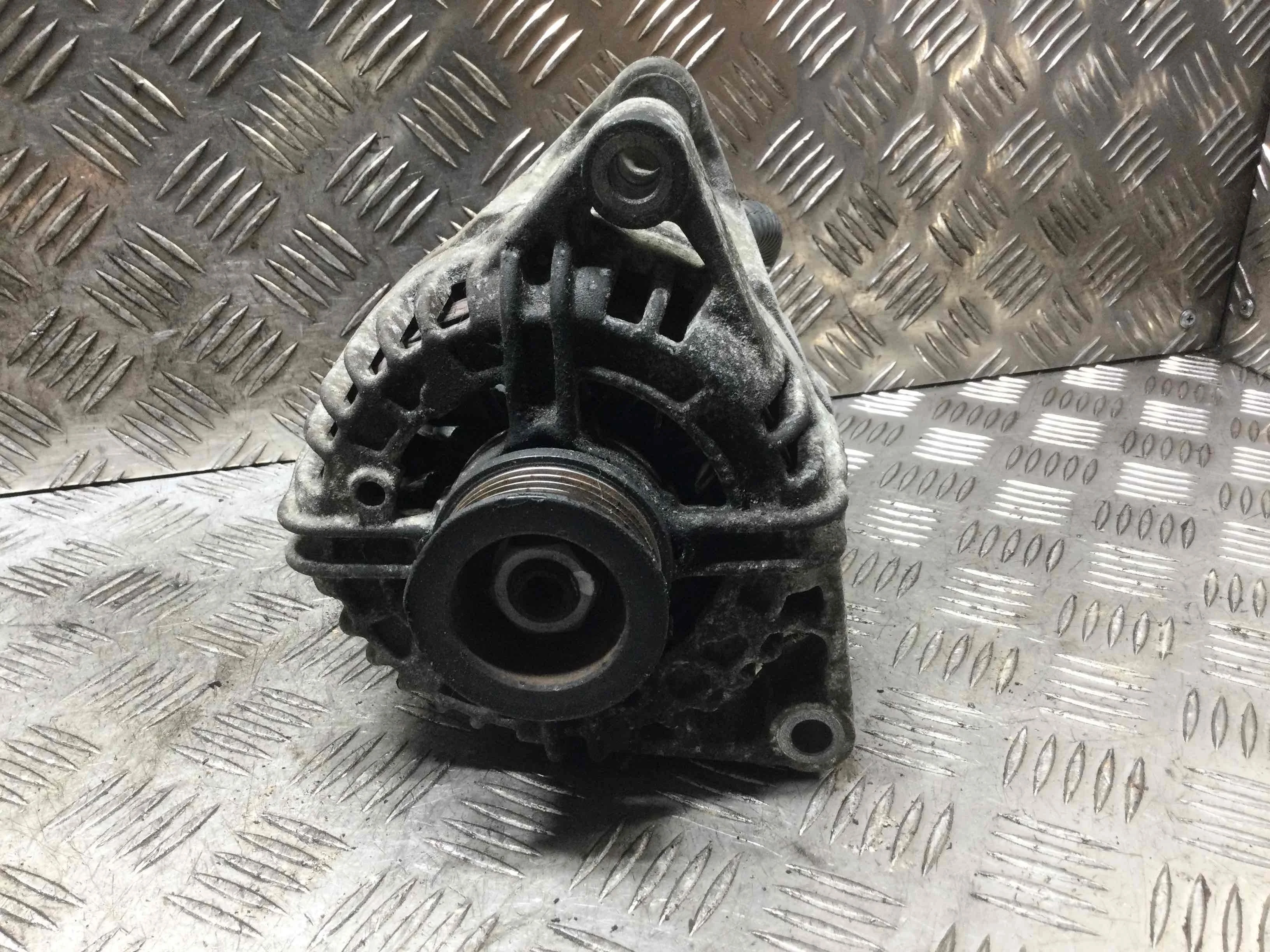 Генератор Opel Meriva 1 поколение [рестайлинг] 2004 - 2010 бензин 1.4 i Механика