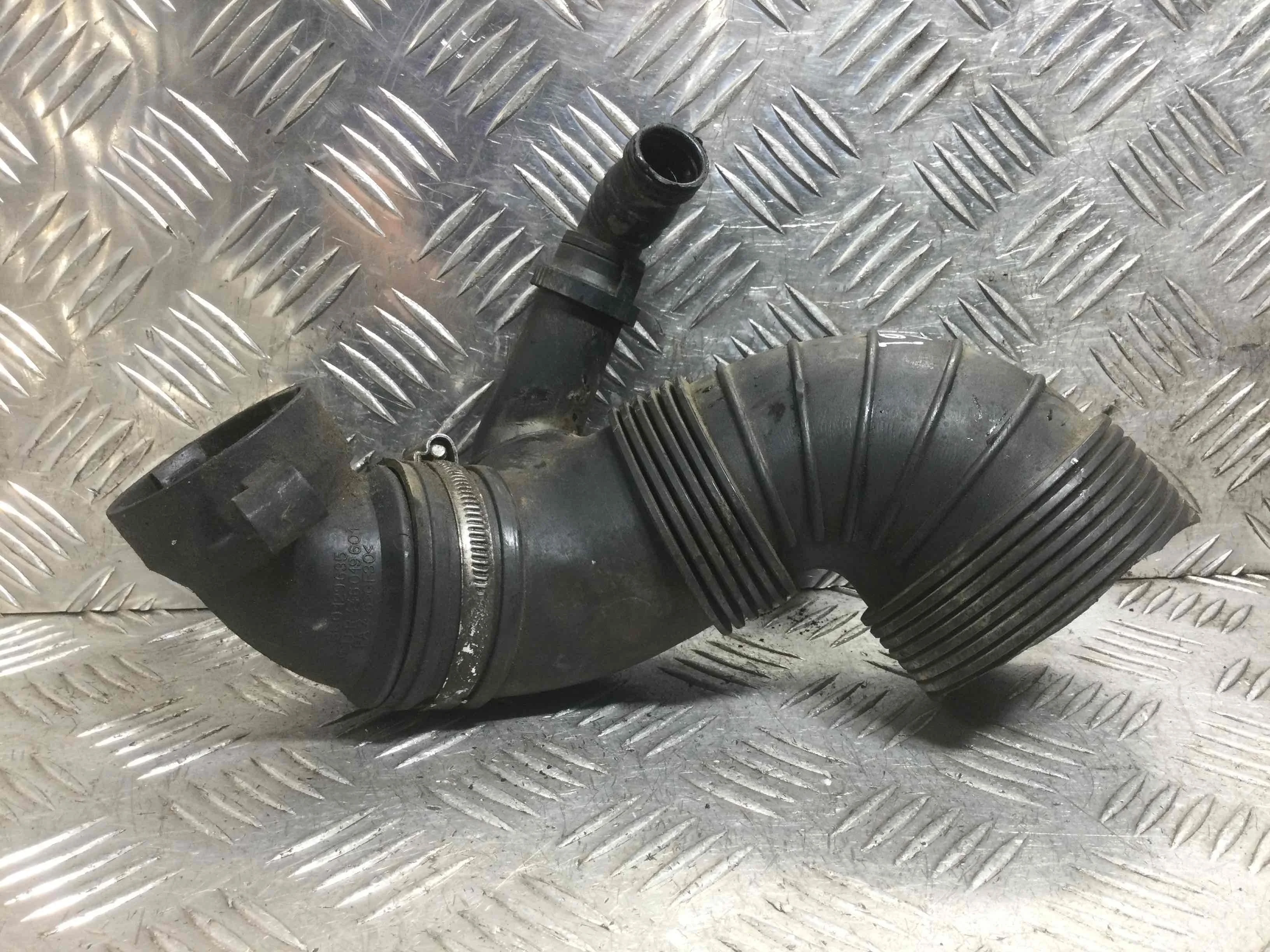 Патрубок турбины Volkswagen Golf 6 поколение (2008-2015) дизель 2.0 TDI Механика Х/б
