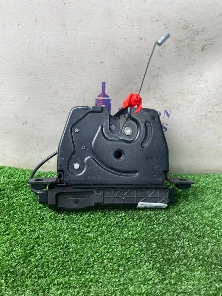 Замок багажника BMW F10