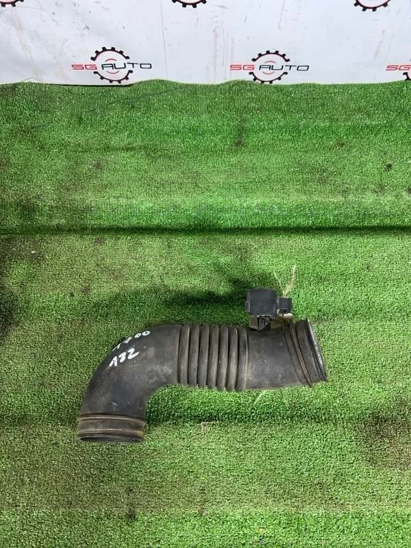 Патрубок воздушного фильтра Toyota Celica 2002 ZZT230