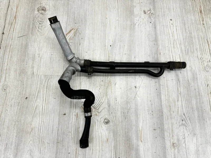 Трубопровод системы охлаждения VW Touareg NF 2013 7P