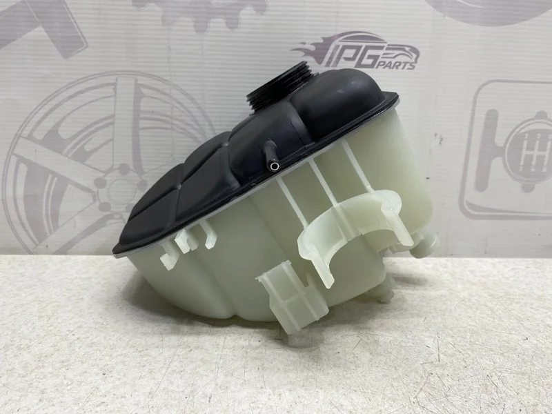 Расширительный бачок Mercedes-benz W203