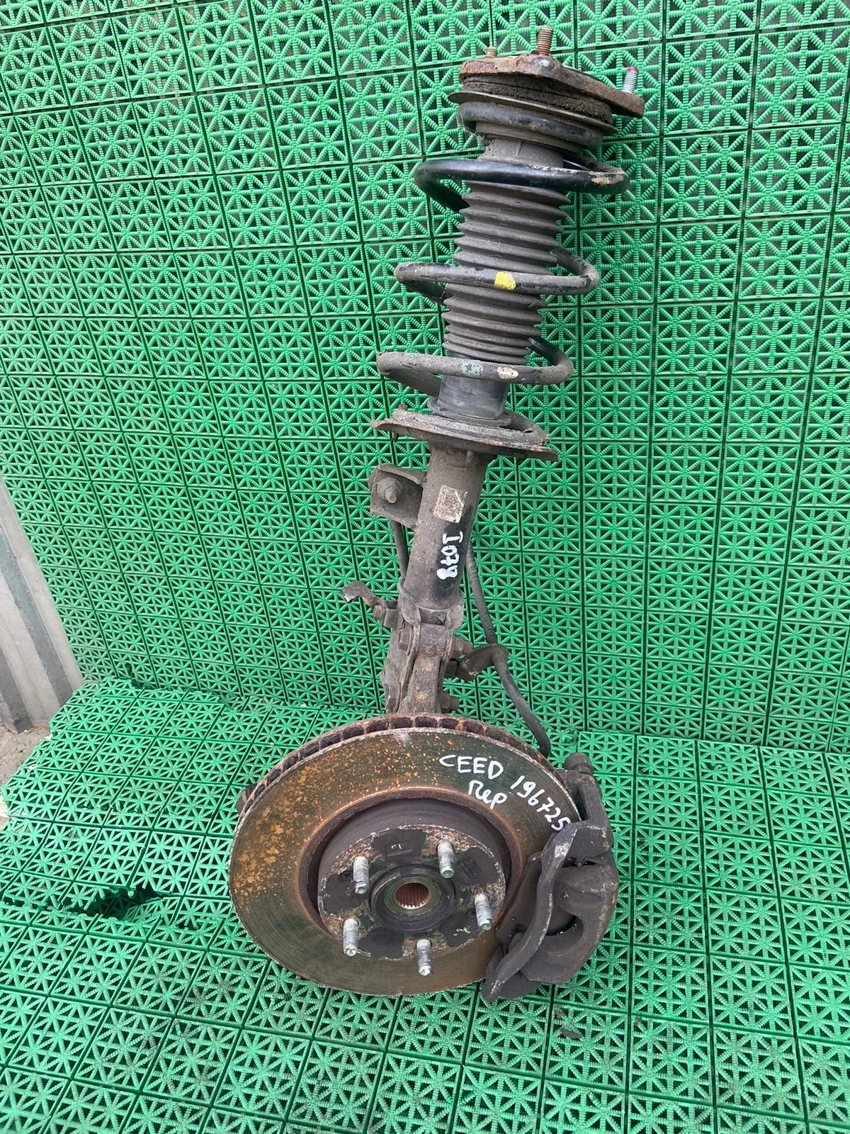 Диск тормозной HYUNDAI  I30, KIA CEED 2 2012- передний б/у I30(2012-2017);CEED 2(2012-2018)