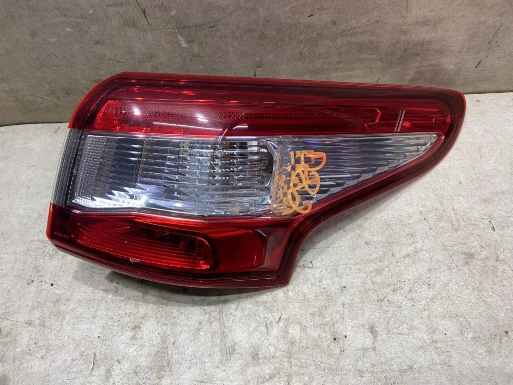 265504EA0A Фонарь правый задний Nissan Qashqai J11