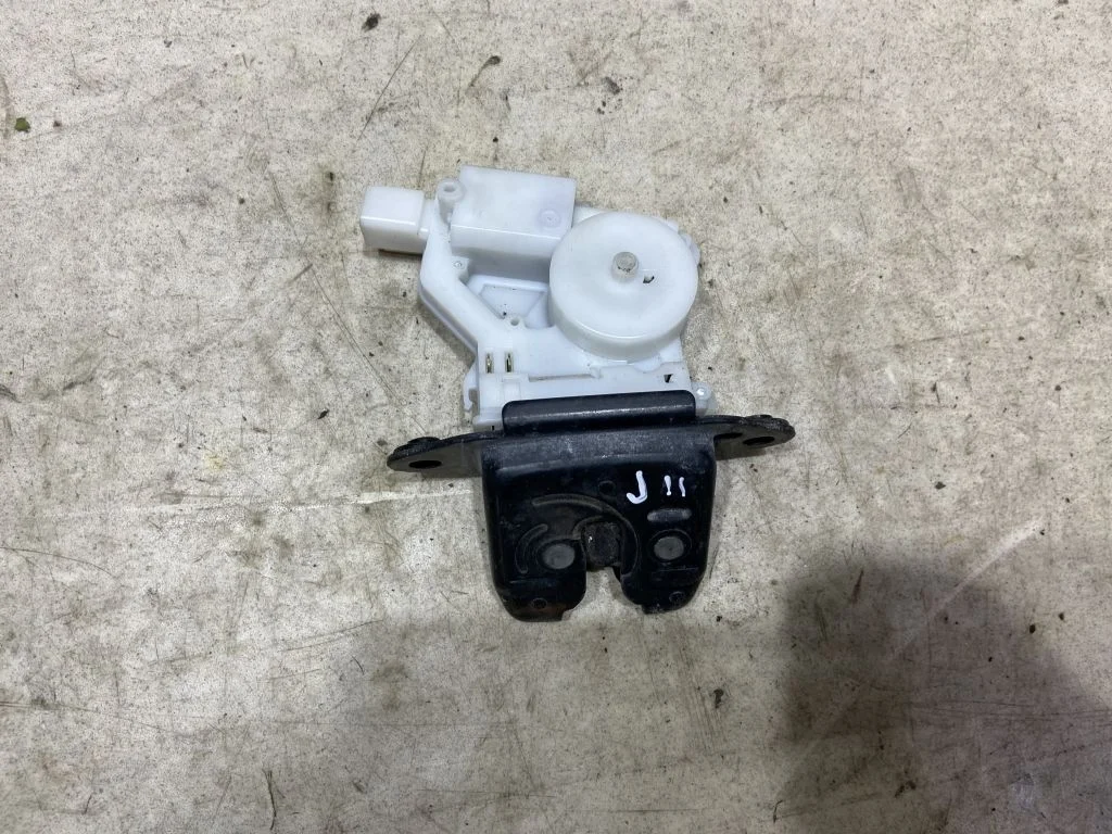 Замок багажника Nissan Qashqai J11 2015