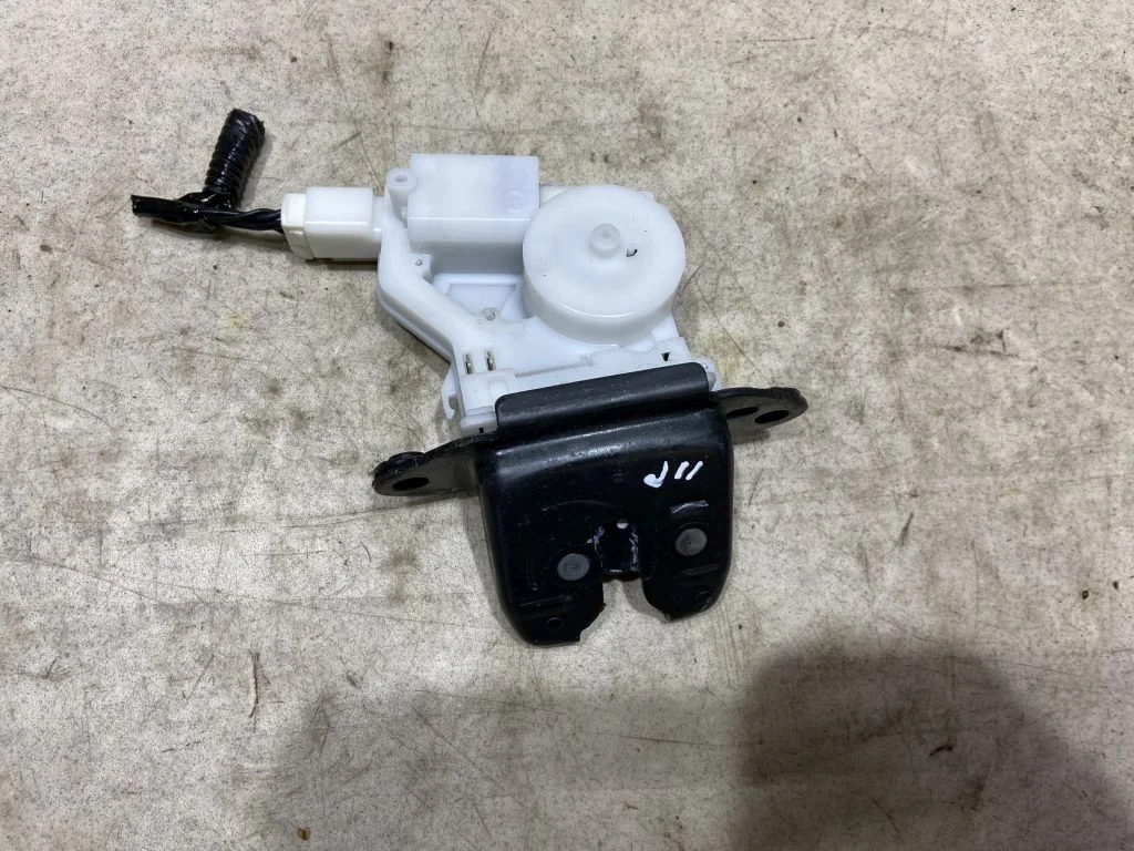 Замок багажника Nissan Qashqai J11 Кашкай