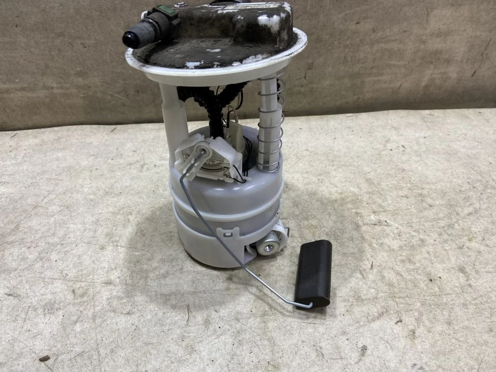 Насос топливный Nissan Juke F15