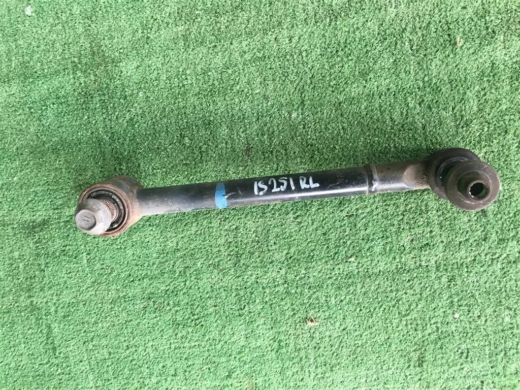 Б.у. рычаг поперечный LEXUS IS250 GSE20 LEXUS IS250 GSE20