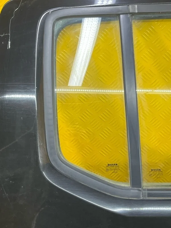 Стекло двери задней правой (форточка) Nissan Navara (D40) 2004-2015 2008 82262EB300 2.5 D YD25DDTI