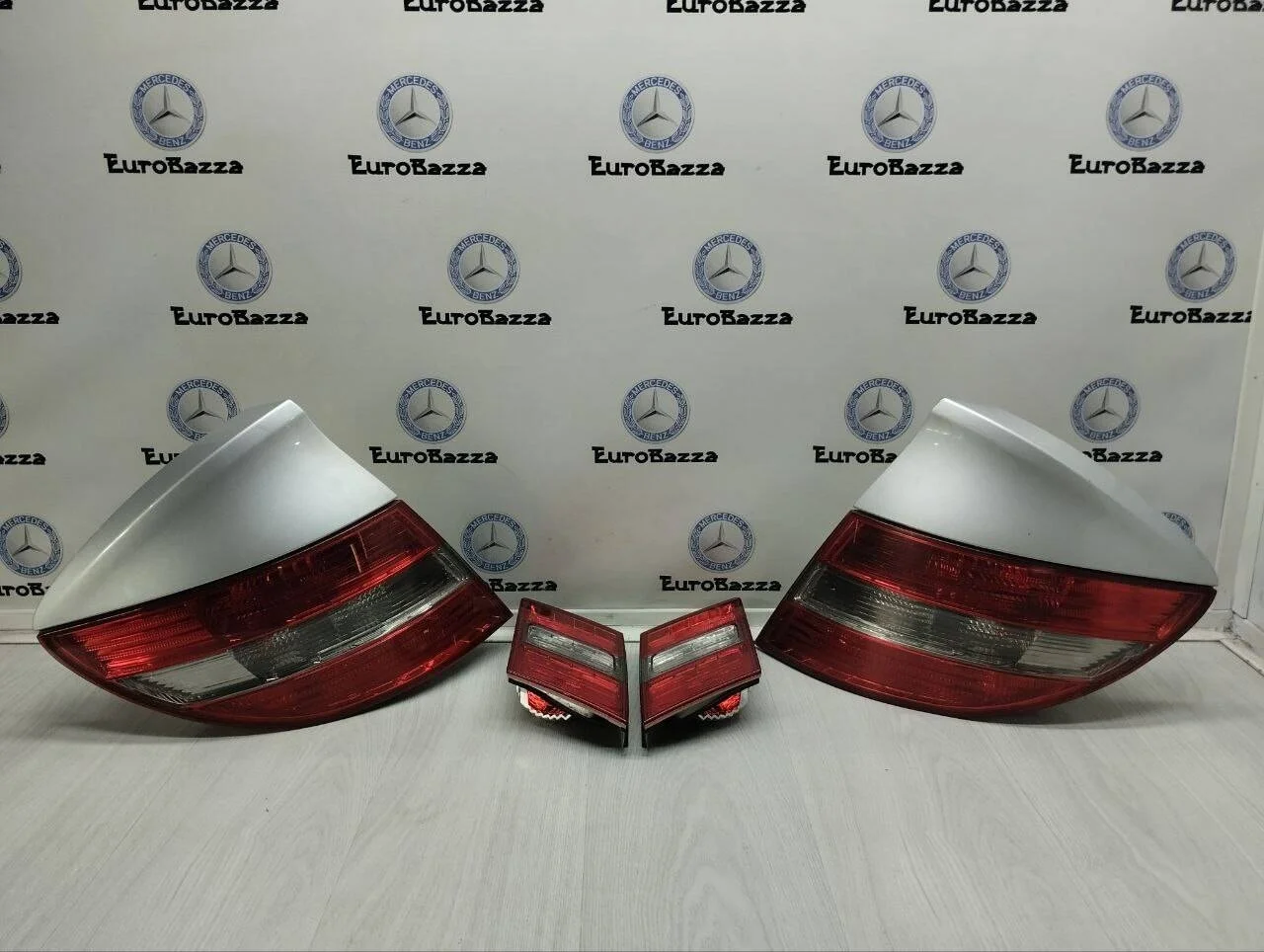 Фонарь задний Mercedes W203 Coupe