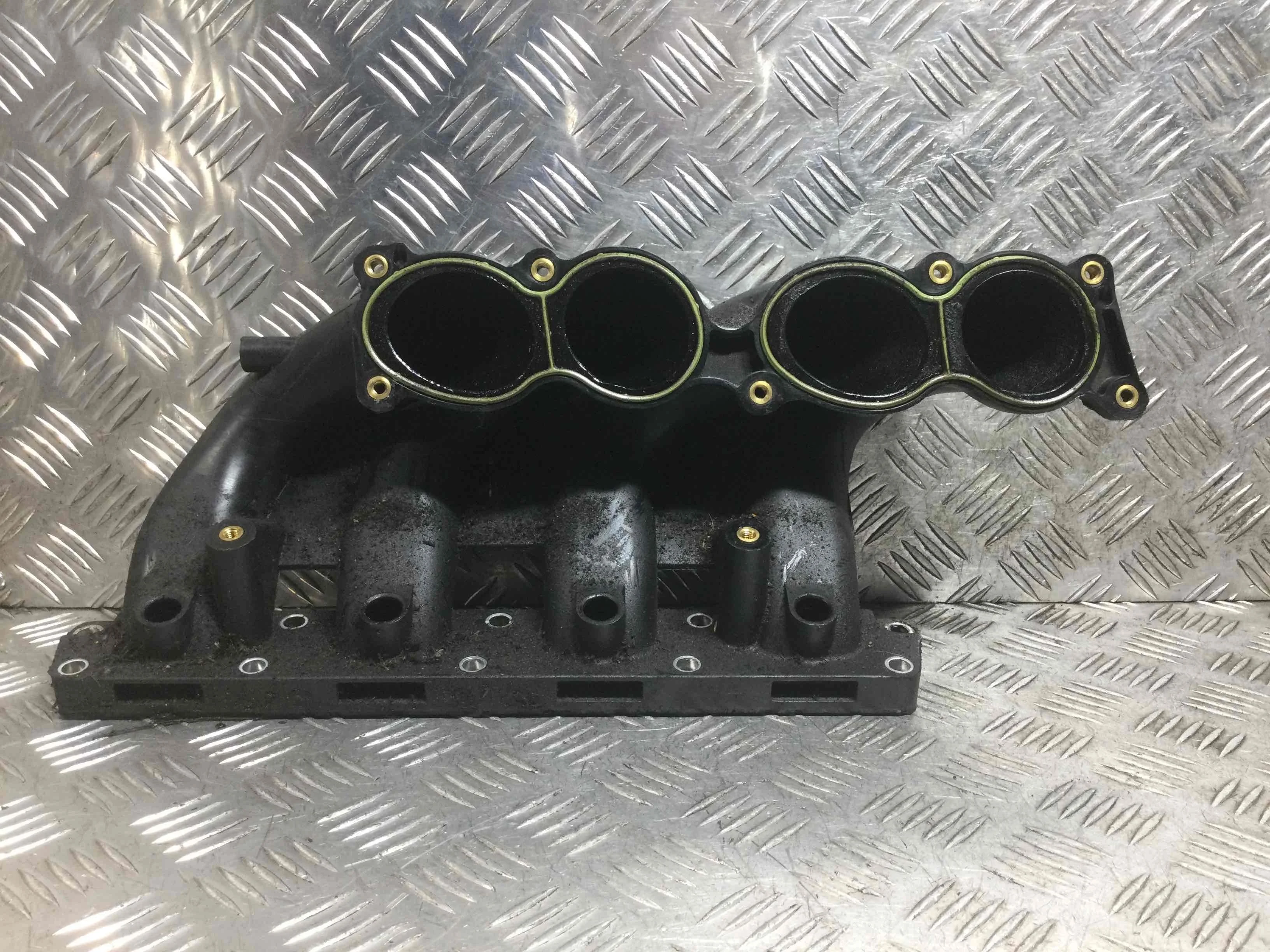 Коллектор впускной Audi A3 8L (1996-2000) бензин 1.8 i Автомат Х/б