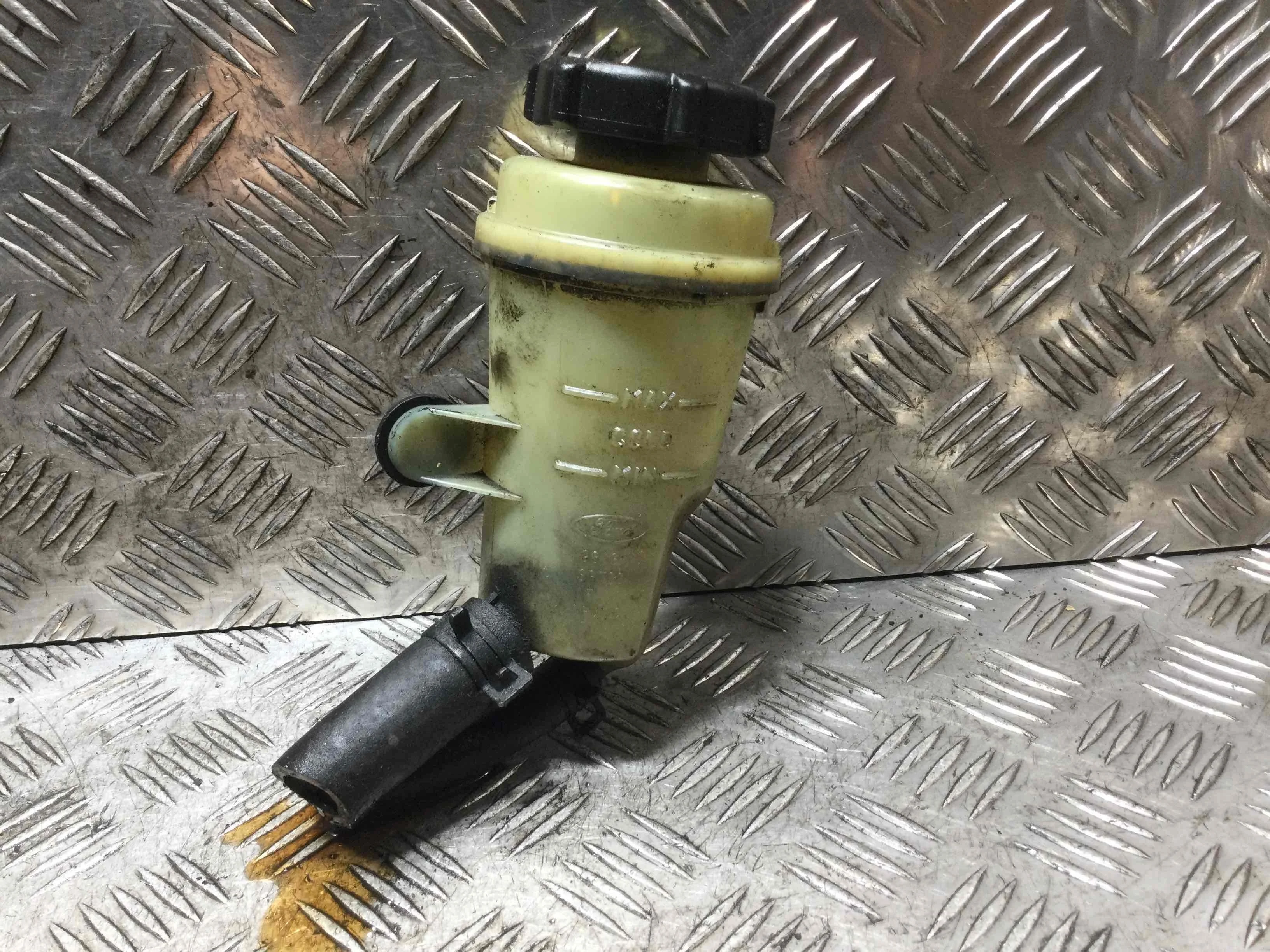 Бачок гидроусилителя Ford Focus 1 поколение (1998-2001) бензин 1.8 i Механика Х/б