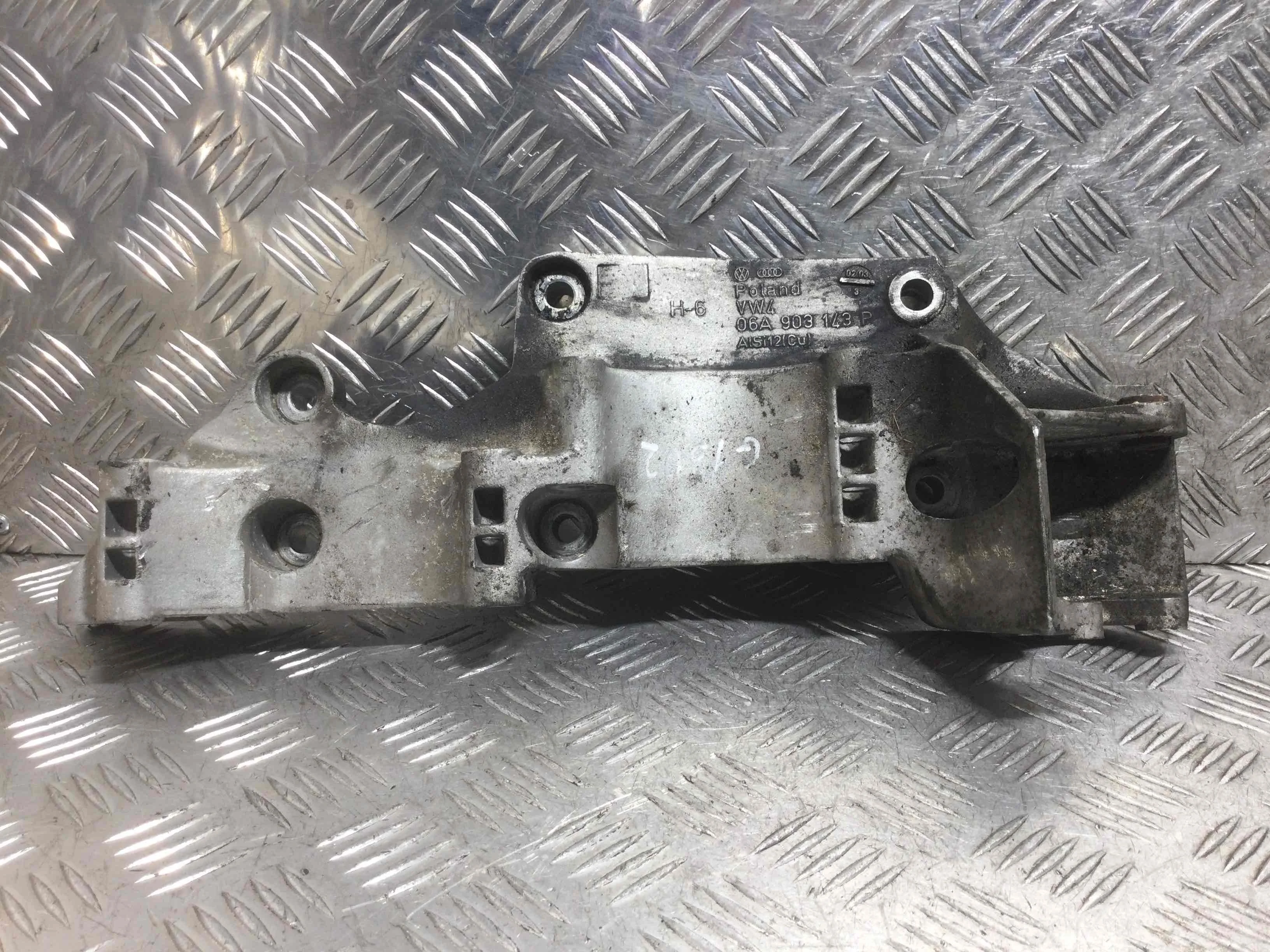 Кронштейн генератора Audi A3 8L (1996-2000) бензин 1.8 i Автомат Х/б