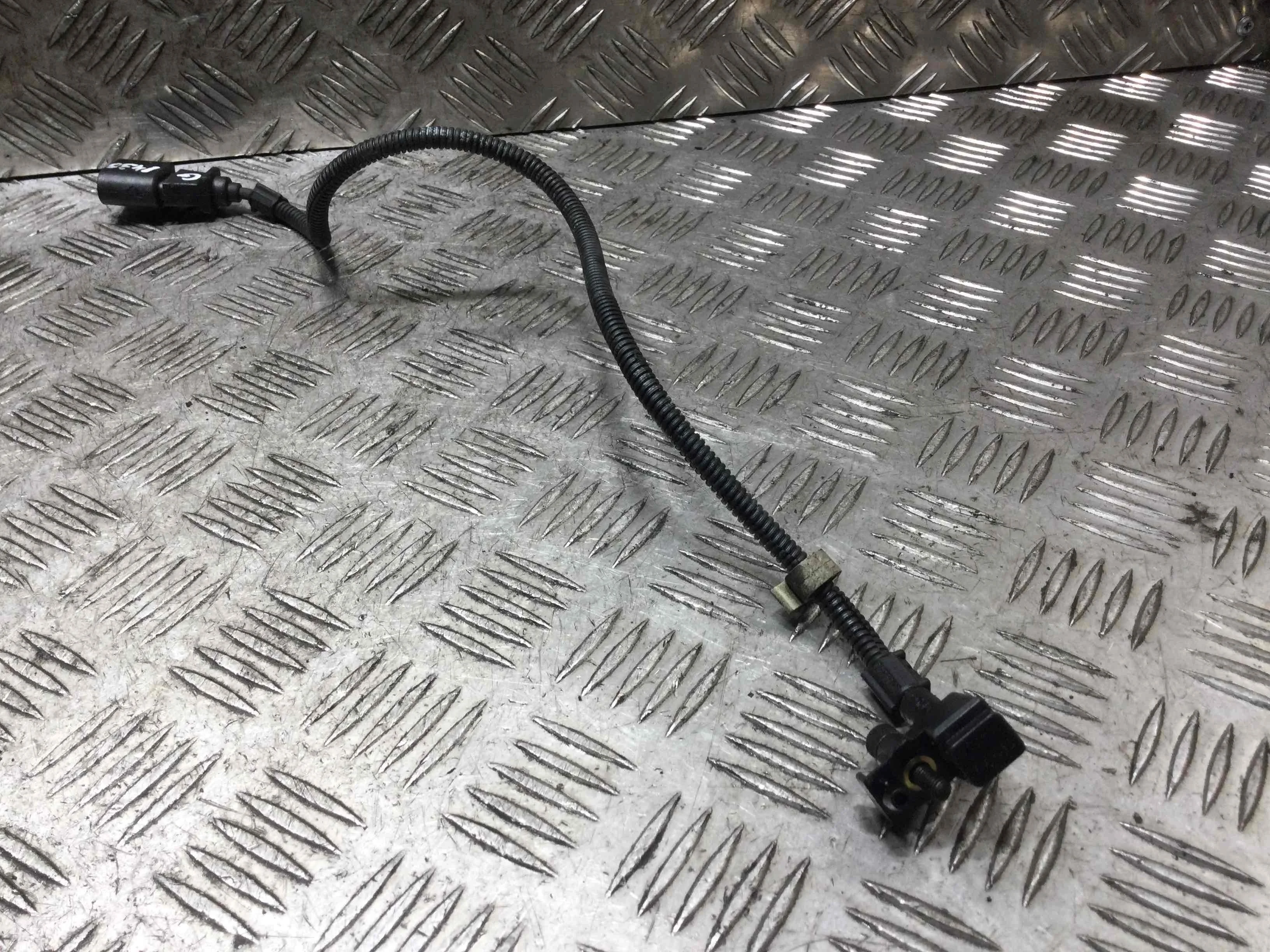 Датчик коленвала Volkswagen Golf 4 поколение (1997-2004) бензин 1.4 i Механика Х/б