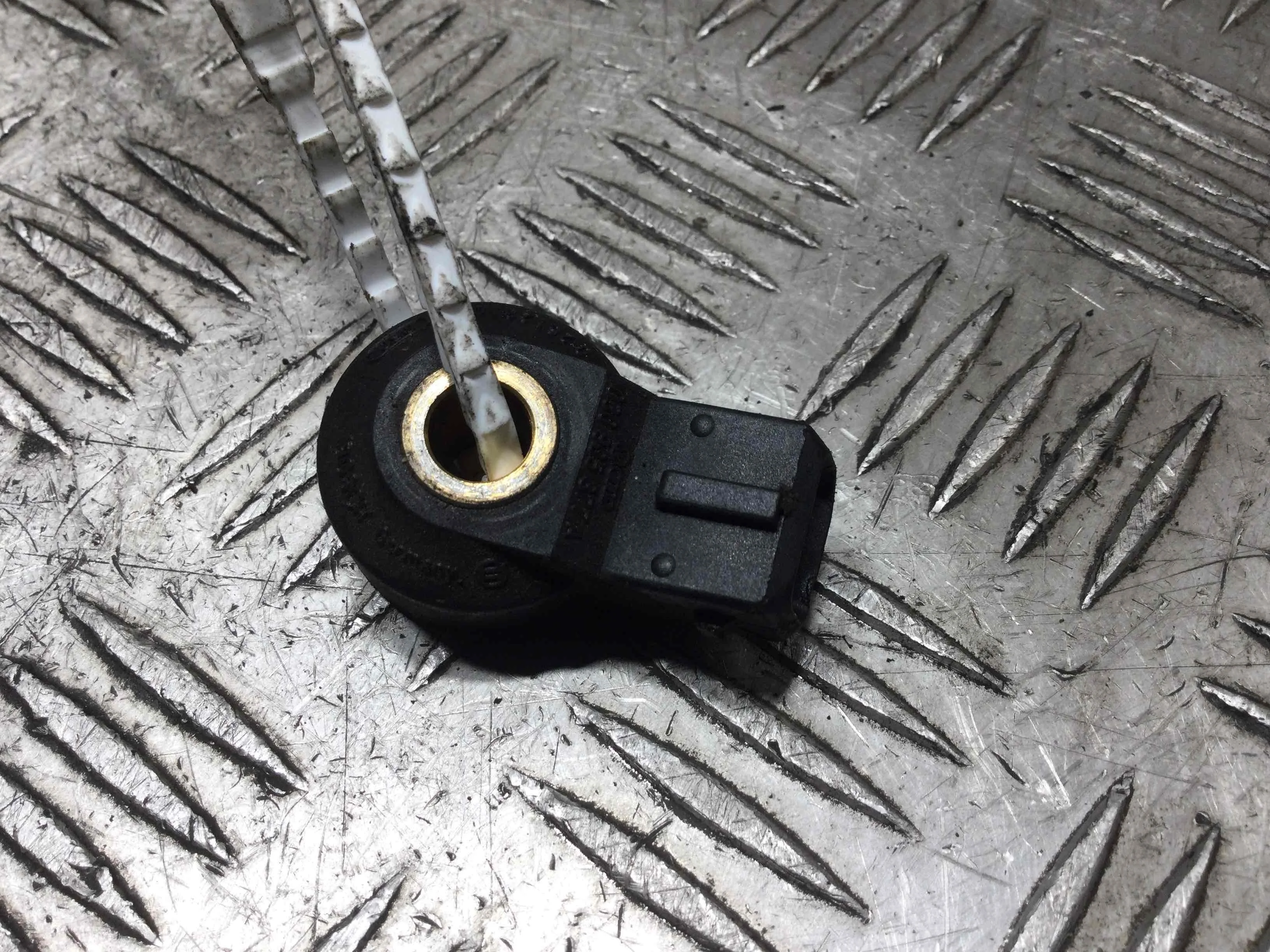 Датчик детонации Volkswagen Golf 4 поколение (1997-2004) бензин 1.4 i Механика Х/б