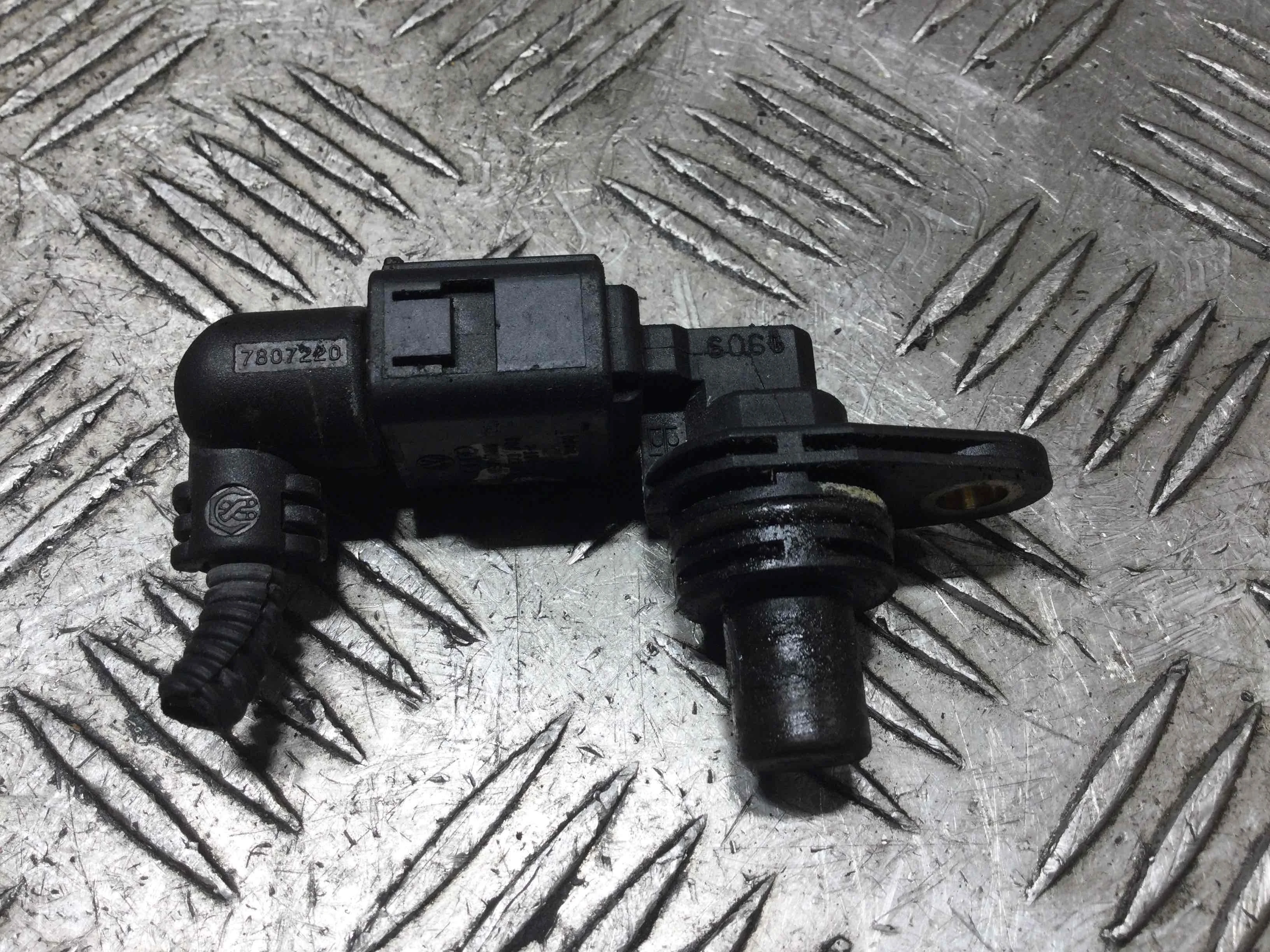 Датчик распредвала Volkswagen Golf 4 поколение (1997-2004) бензин 1.4 i Механика Х/б