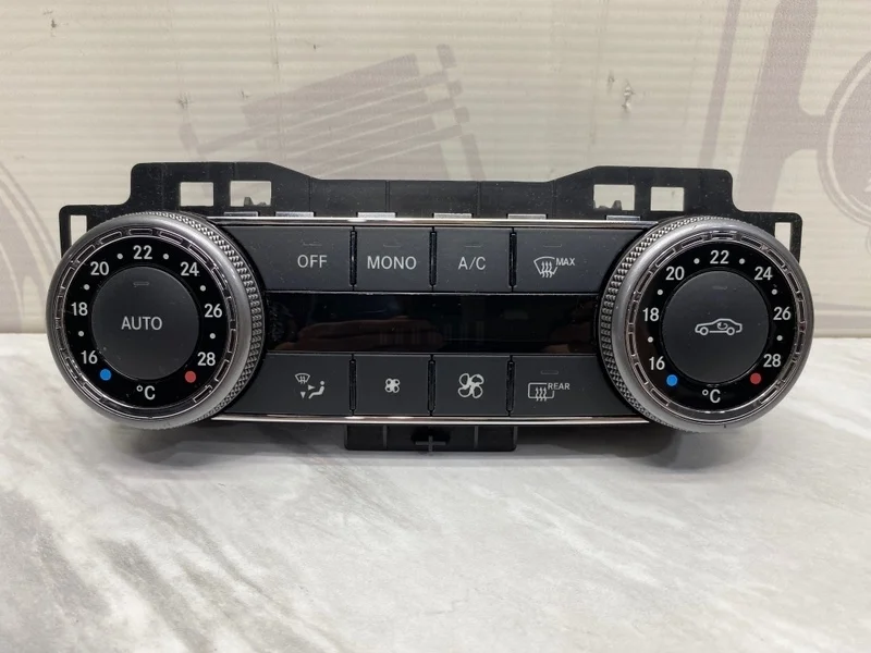 Блок управления климатом Mercedes-benz 2007 W204